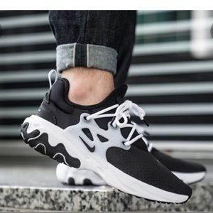 Nike shoes sneakers training sports athletic men women unisex black white